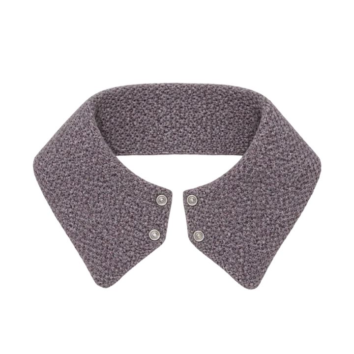 Moss Mini Point Collar, laid flat