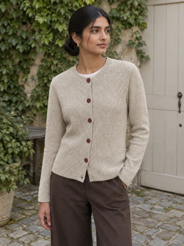 Fine Rib cardigan, båret