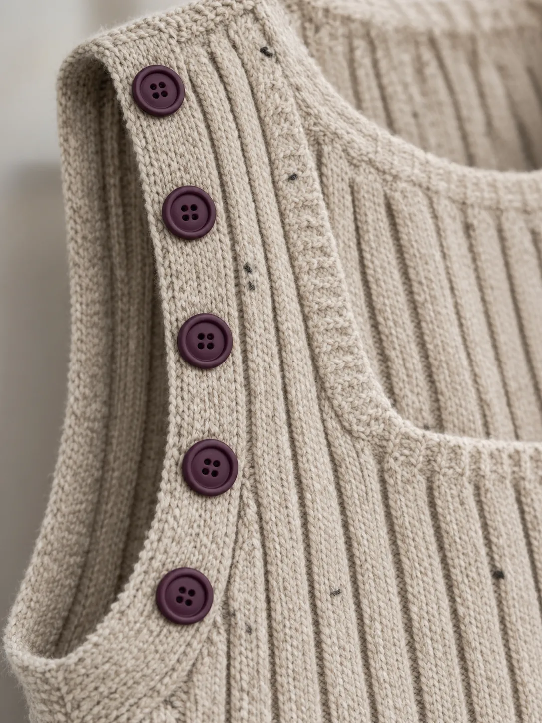 Rib Square-Neck Vest, close-up of the join