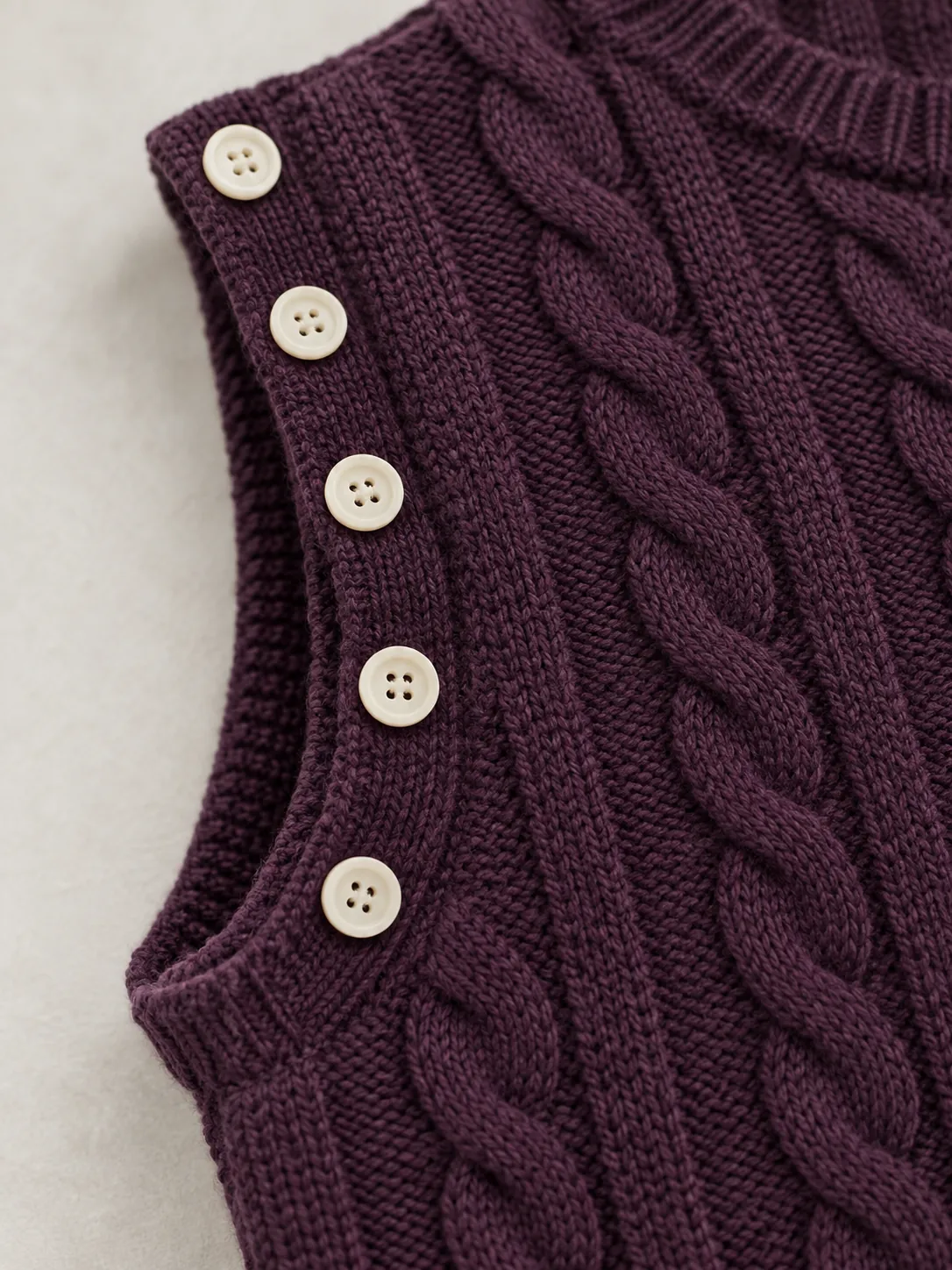 Cable Crew Vest, close-up of the join
