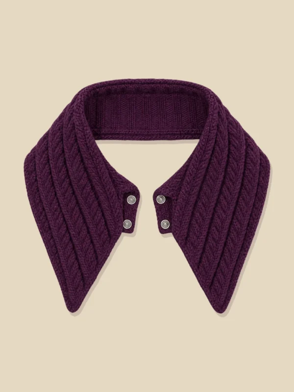 Cable Pointed Collar, laid flat